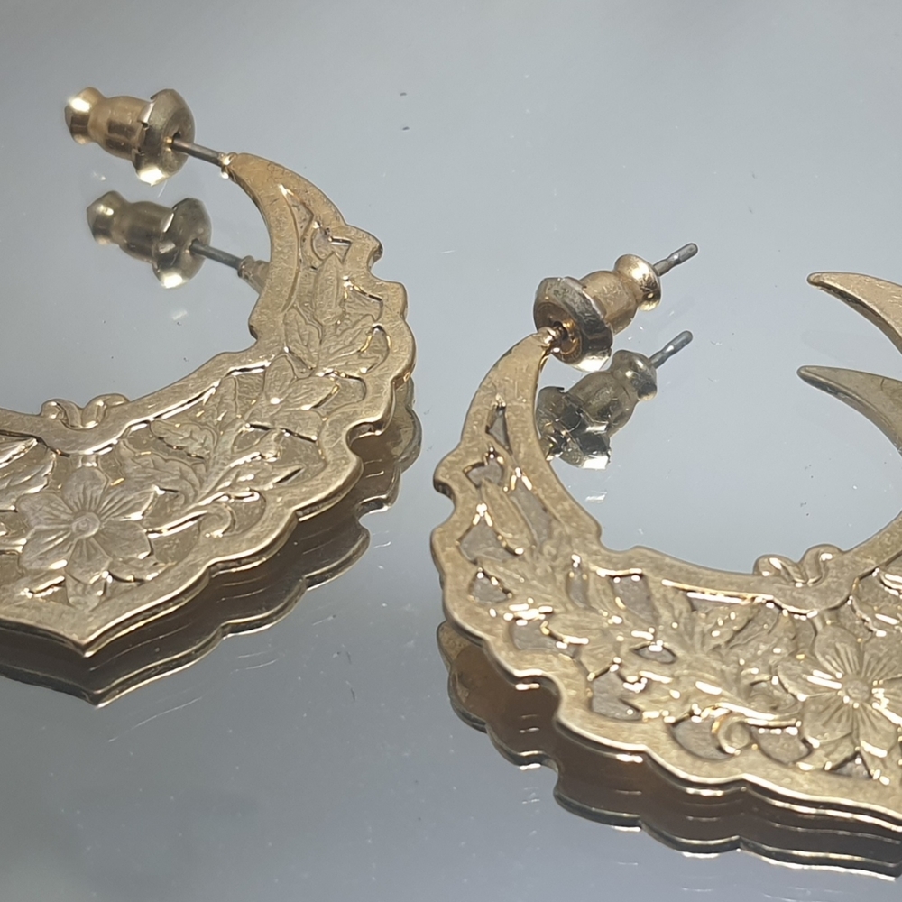 Vintage Laurel Burch Garland Gold Earrings